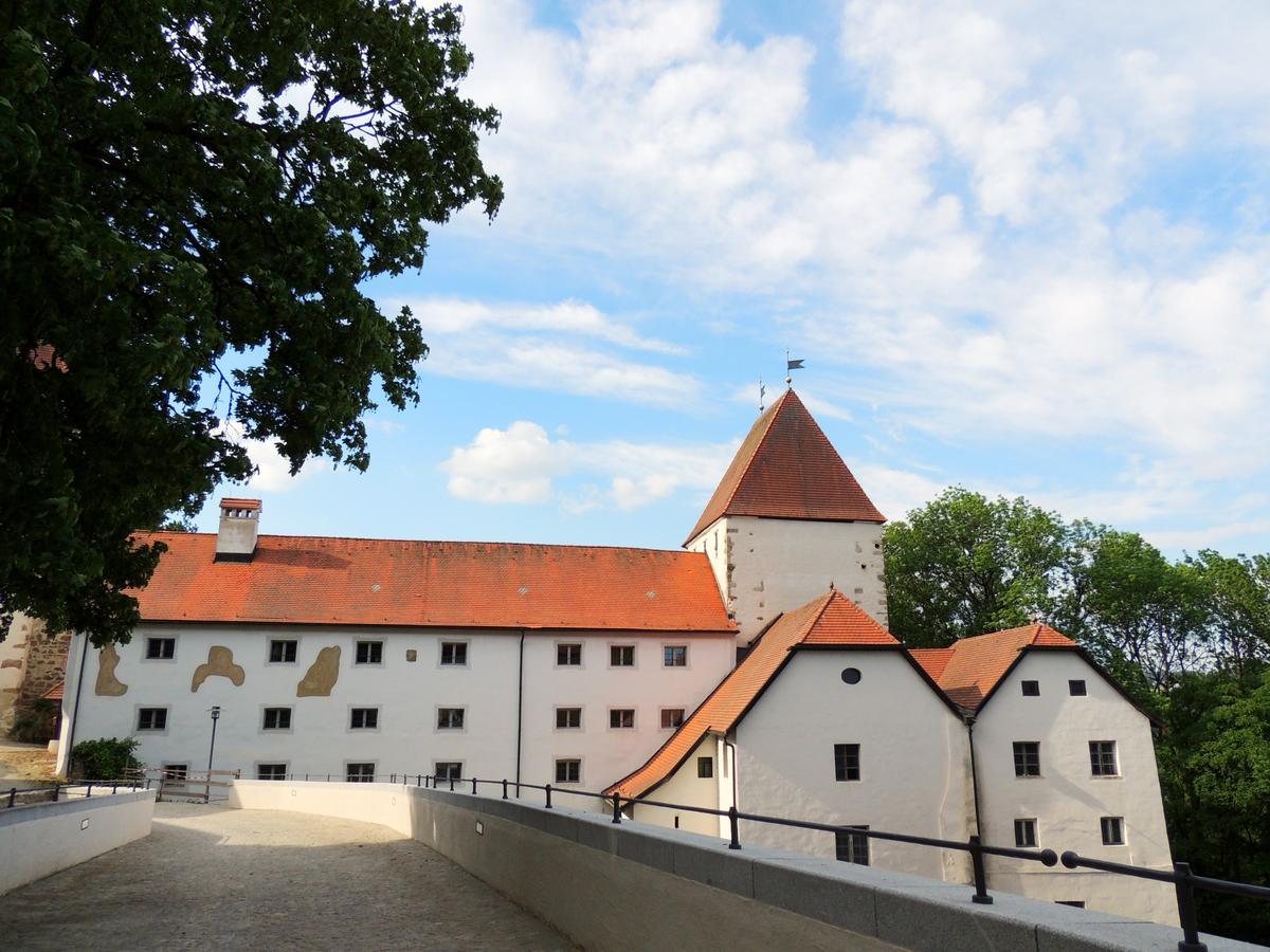Gaestehaus Maelzerei Auf Schloss Neuburg Am Inn Εξωτερικό φωτογραφία